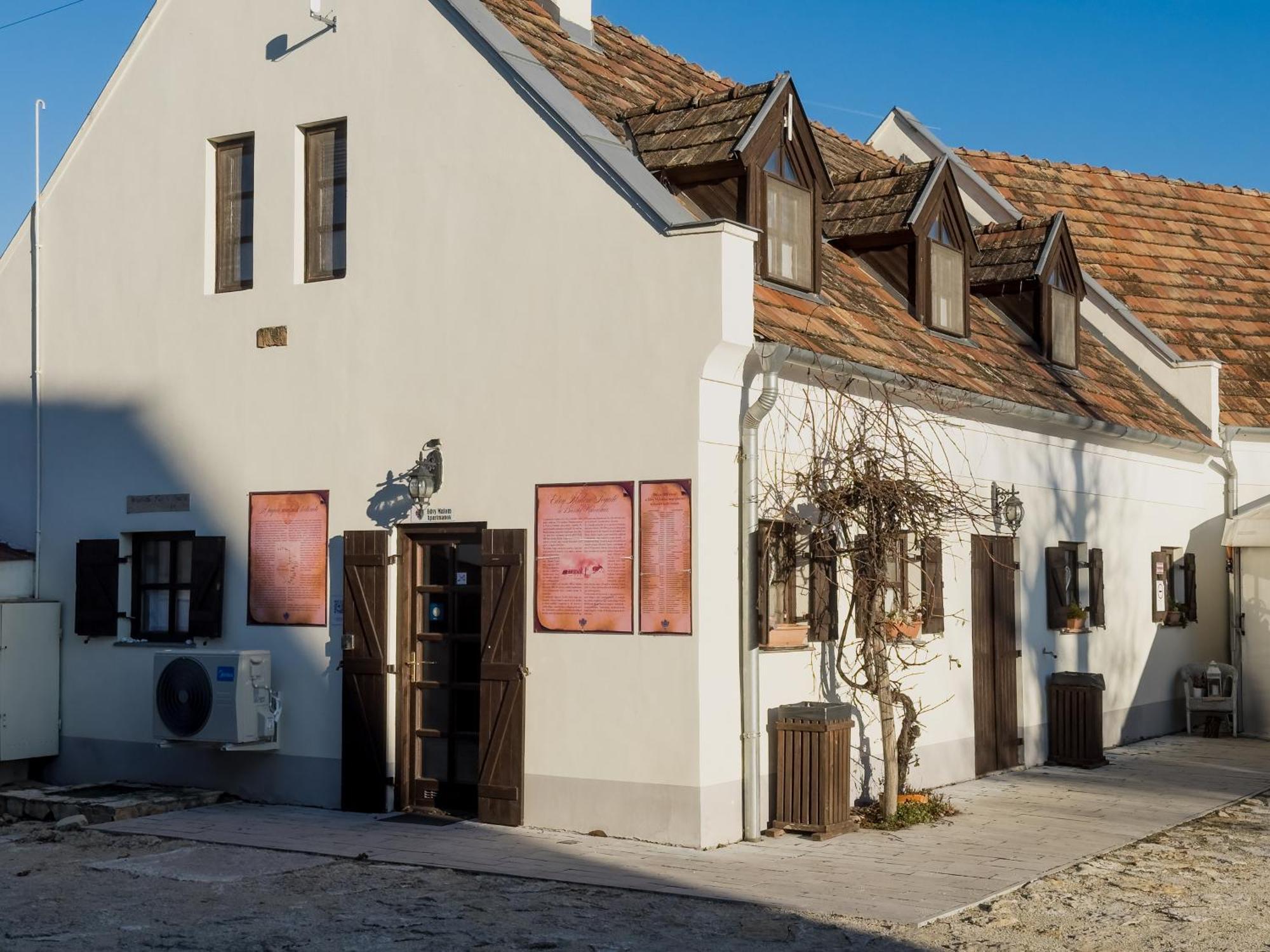 Edvy Malom Fogadó Barokk Udvarház Pápa Exterior foto