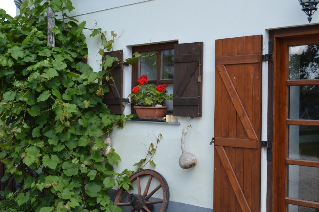 Edvy Malom Fogadó Barokk Udvarház Pápa Exterior foto
